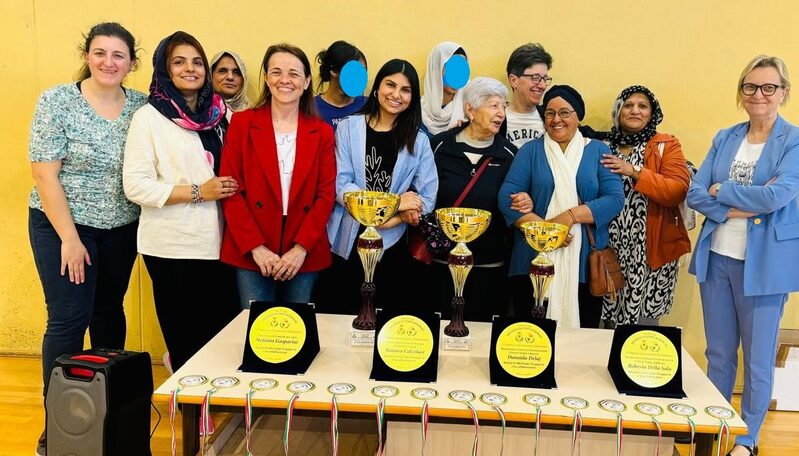 Carpi: premiazione di uno dei primi tornei italiani di badminton al femminile